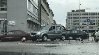 A pofátlan parkolás csúcsa Győrből