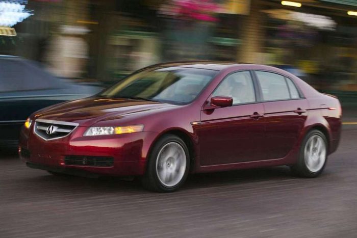 Top 10: Egzotikus családi autók 2 millióig 13 Acura TL 2005-ből: luxus-Accord Amerikából. Ha lenne, jó kis titkos tipp lenne, de nincs