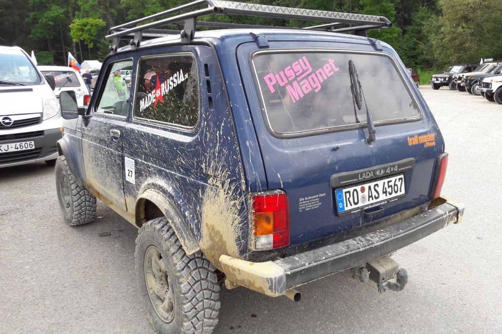 Ferrari motoros Lada Niva és GT-R-t verő orosz 4×4-es 8