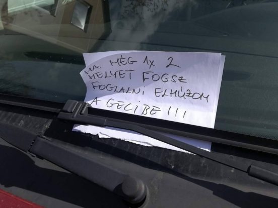 Szókimondó és őszinte üzenet landolt a szélvédőn 1 | Vezess 17797751_1723764497638868_1035806514_o