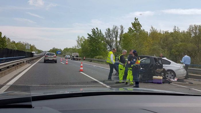 Fotókon az M1-esen történt karambol