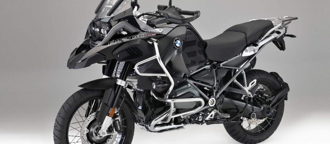 Hibrid összkerékhajtású BMW, de nem autó…