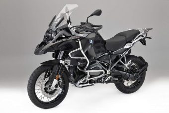 Hibrid összkerékhajtású BMW, de nem autó…