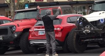 Ez a mercis sem fog többé szabálytalanul parkolni