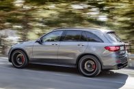 Mercedes AMG GLC 63 – Tátott szájú versenybálna 21