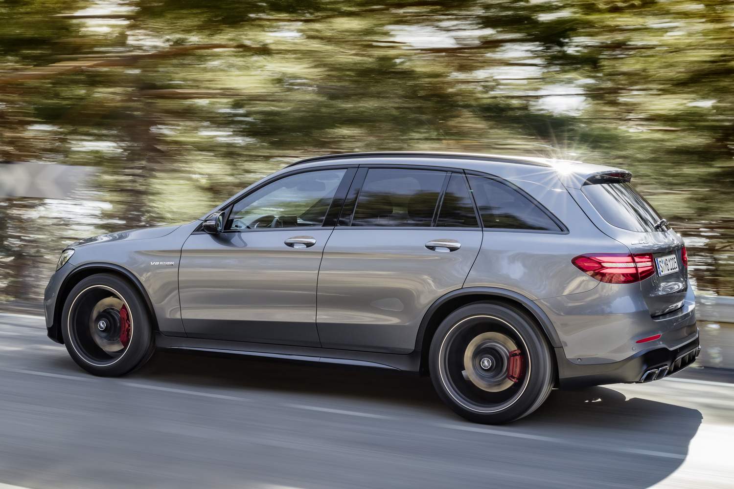 Mercedes AMG GLC 63 – Tátott szájú versenybálna 10