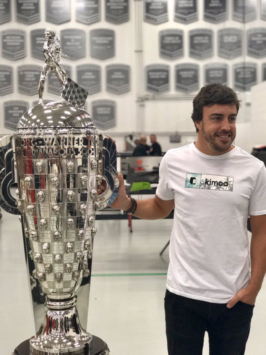 F1: Alonso rátette a kezét az Indy-trófeára 6