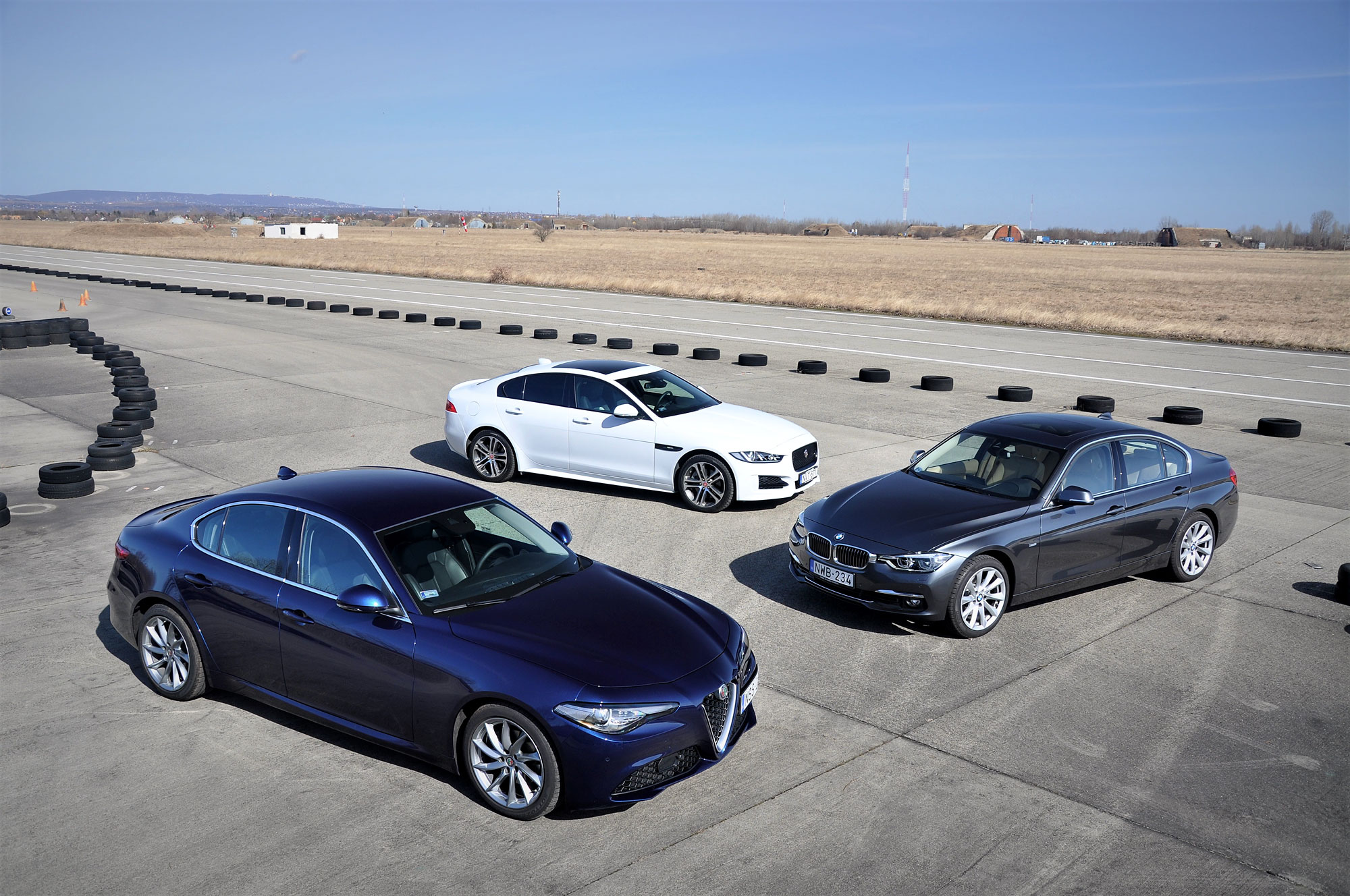 Mire megy az Alfa Giulia a 3-as BMW-vel és a Jaguar XE-vel? 58