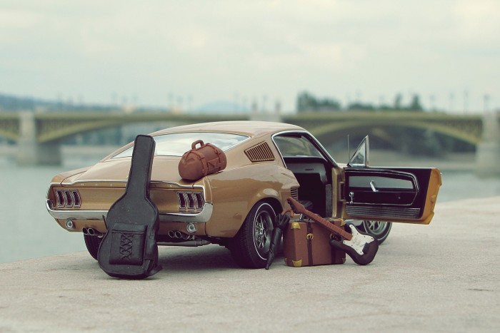 Luxusautók, amik büntetlenül parkolhatnak, ahol csak akarnak 6 A finoman elmosott Margit híd még teljesen életszerű - Autoart Ford Mustang GT 1967