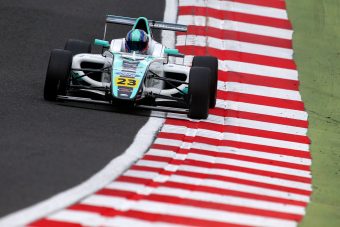 Horrorbaleset a Forma-4-es futamon - videó