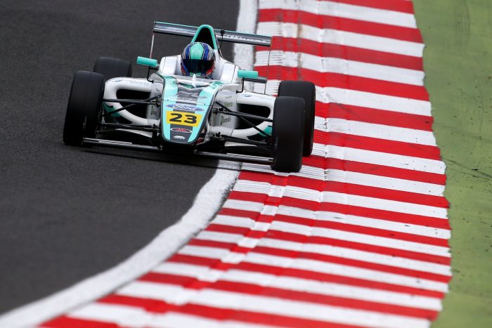 Horrorbaleset a Forma-4-es futamon – videó