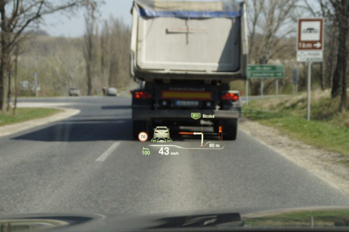 4 hengerrel is csillagos ötös az Ötös! 9 A kereszteződéshez közeledve komplexebb képet mutat a HUD