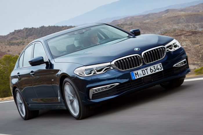 Megvannak a Világ Év Autója verseny döntősei 6 bmw_530d_xdrive_sedan_luxury_line_22