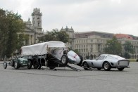 Luxusautók, amik büntetlenül parkolhatnak, ahol csak akarnak 84