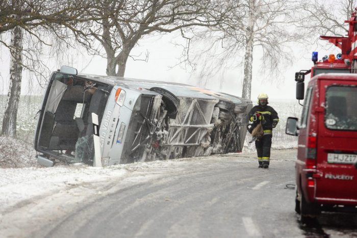 Útlezárások az áprilisi hó miatt