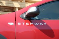 Ésszerű szabadidőautó: Dacia Sandero Stepway 54