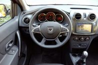 Ésszerű szabadidőautó: Dacia Sandero Stepway 65