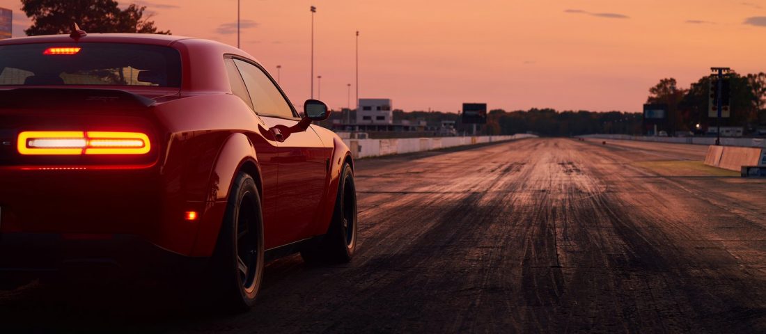 Fél tucat világcsúccsal érkezik a Dodge utcai dragsterje