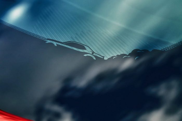 Száz fotón, két videón a világ leggyorsabb utcai autója 31 The 2018 Dodge Challenger SRT Demon’s windshield includes an image of the SRT Demon doing a burnout.