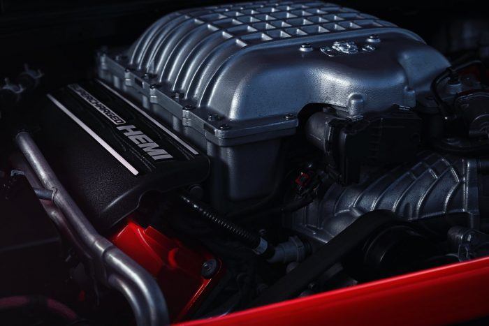 Száz fotón, két videón a világ leggyorsabb utcai autója 39 The 2018 Dodge Challenger SRT Demon’s 6.2-liter supercharged HEMI® Demon V-8 engine.