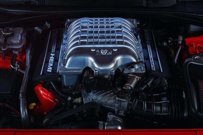 Száz fotón, két videón a világ leggyorsabb utcai autója 41 The 2018 Dodge Challenger SRT Demon’s 6.2-liter supercharged HEMI® Demon V-8 engine.