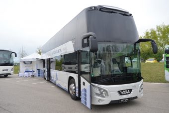 Újragondolná az EU a turistabuszos sofőrök vezetési idejét