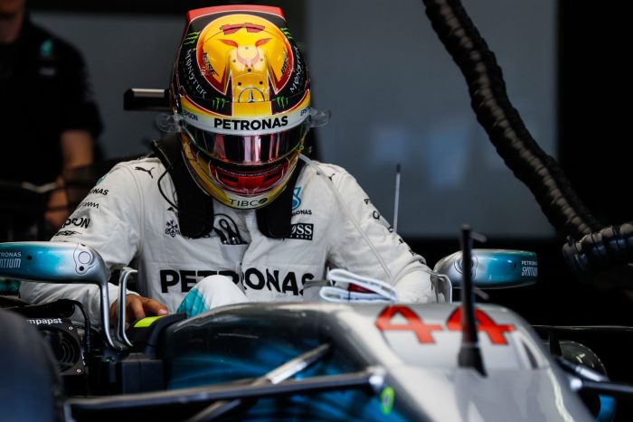 Letiltották Hamilton videóját az F1 főnökei