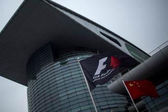 F1-pilóták fémből - videó