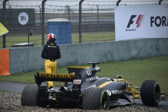 F1: Így akadt el a Renault Sanghajban - videó