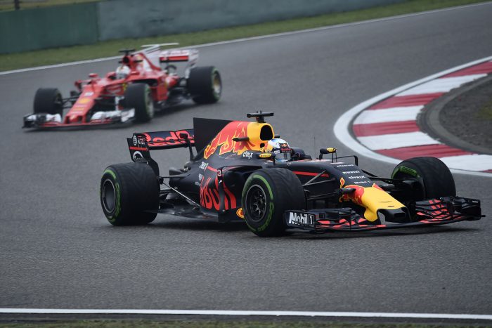 Hét másodpercet gyorsult az F1 az esőben