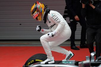 F1: Hamilton nyerte a Kínai Nagydíjat 