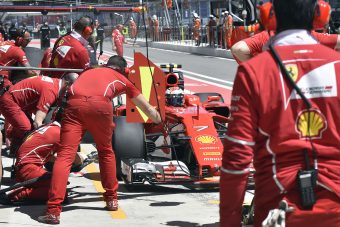 F1: Räikkönen az élen, menet közben esett szét a Force India