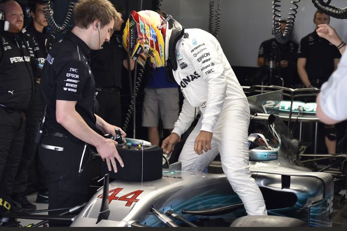 F1: Vettel szerint kamuzik a Mercedes 1 | Vezess f1_orosz_edz_07