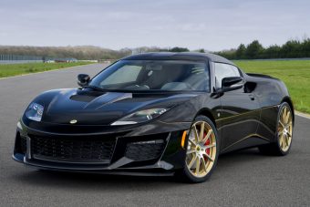 F1-színekben tündököl a csúcskupé