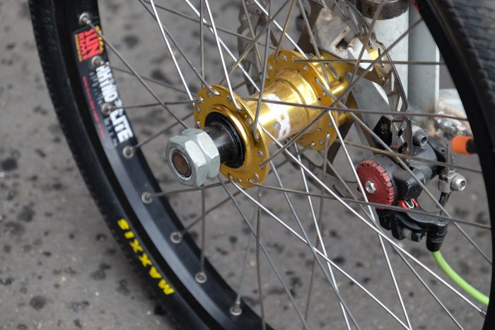 A levegő nem a jövő hajtóanyaga, az biztos. De versenyzéshez tökéletes 79 Masszív, BMX kerekeket használnak leggyakrabban