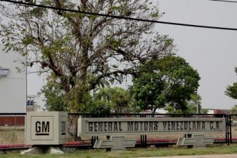 SMS-ben rúgta ki munkásait az államosított gyár