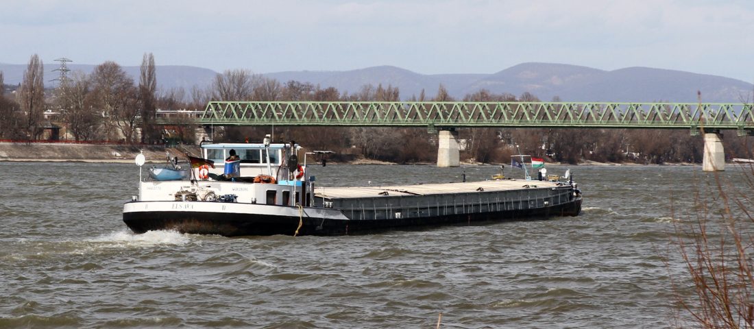 Mindig is érdekelt, milyen egy dunai teherhajó? Megmutatjuk belülről.