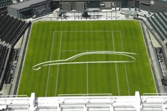 Teniszpályára skiccelték fel a luxuskombit