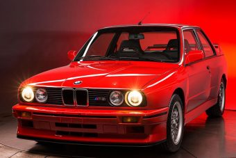 Zsír új BMW E30 M3-ast valaki?