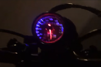 Menet közben bolondult meg a kínai kilométeróra