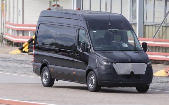 Így készül a Mercedes az új Sprinter gyártására