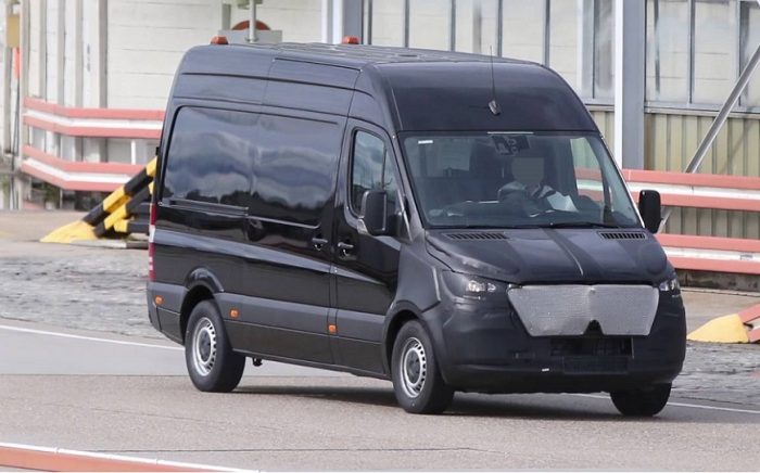 Így készül a Mercedes az új Sprinter gyártására