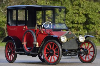 Százéves plug-in hibriddel ünnepel a Mitsubishi