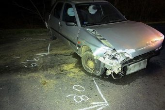 Ellopta ismerőse kocsiját, csajozni ment vele, végül összetörte