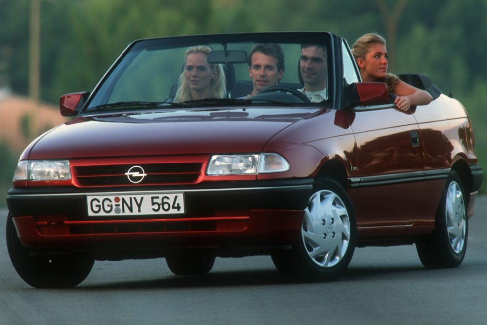 A tavasz berúgta az ajtót, mese nincs, kell egy kabrió 1 Az Opel Astra F nyitható tetővel tökéletes lehet, ha csak ez számít