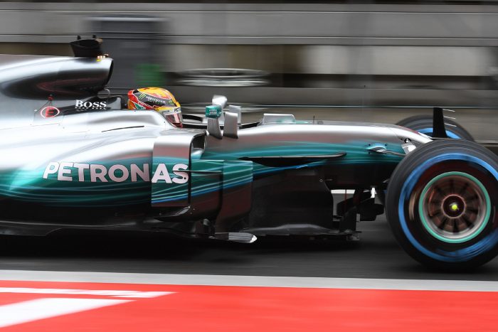 F1: A Mercedes hosszabbított, nem szállnak ki