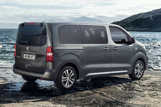 Halálos csapdába ejt a luxusterepjáró 6 peugeot_traveller_12