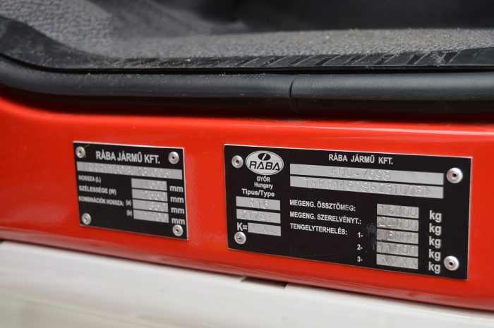 Újabb adag magyar tűzoltóautó állt forgalomba 5 | Vezess A Rába R16.217 AFW alvázra épülő tűzoltóautó 16 tonnás össztömeggel rendelkezik.