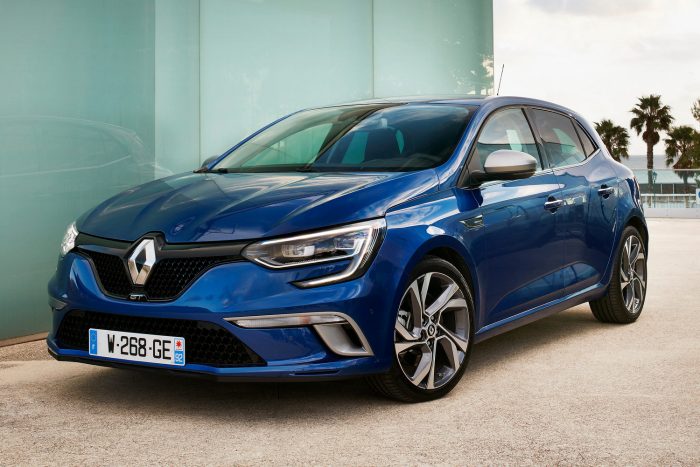 Porsche: három visszahívás egy héten belül! 7 renault_megane_gt_14
