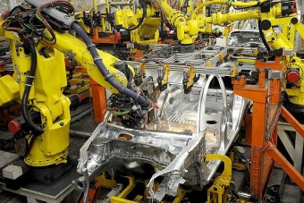 Menet közben esik darabjaira a kisautó